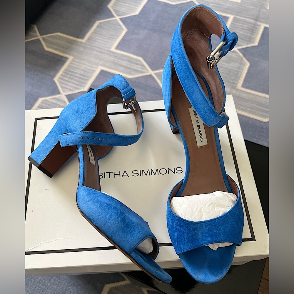 TABITHA SIMMONS "JERRY MARINE KID SUEDE" GORGEOUS BLUE heels! Size 10/41B.